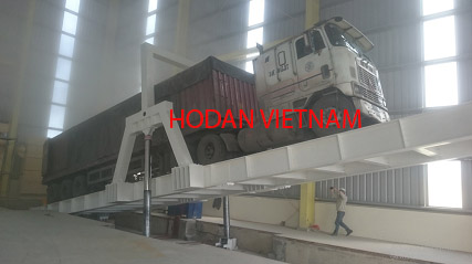 Ban nang xe container thuy luc 100 Tan Hoa Phat